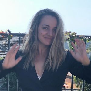 Meet your Posher, Cassandra